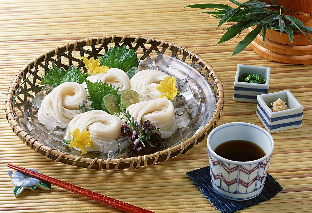面對消費降級，餐飲品牌策劃公司教你如何經(jīng)營